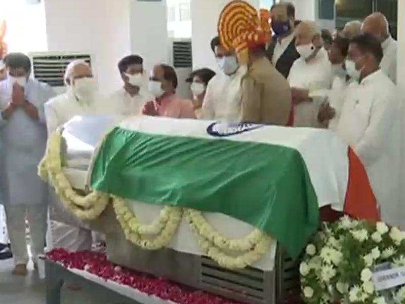 PM मोदी ने कल्याण सिंह के किए अंतिम दर्शन, कहा- 'प्रभु श्री राम चरणों में दें स्‍थान'